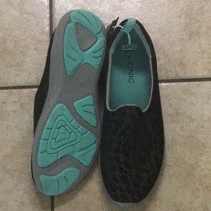 Vionic Slipon Sneaker Women Size 12